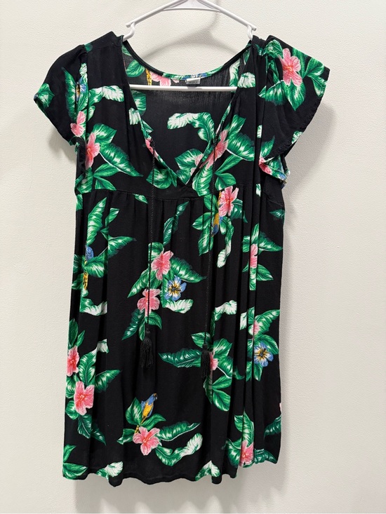 Old Navy Tops - Old Navy Black Floral V-Neck Tunic with Pink & Green Print